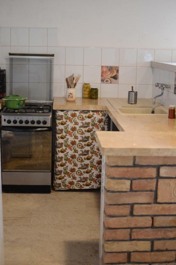 Gerecse Vendeghaz Hotel Sutto Екстериор снимка